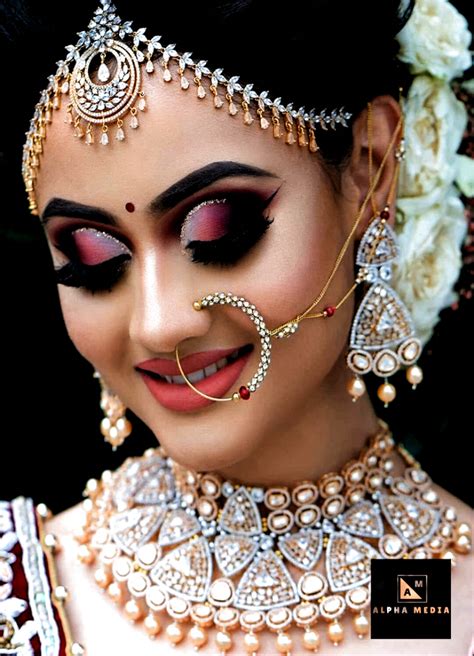 Pin On Hairstyles For Indian Wedding Indian Bride Makeup Indian