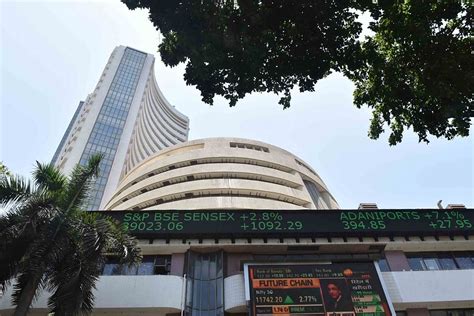 Bse Sensex Crosses Milestone Of 66 000 Points Led By It Heavyweights