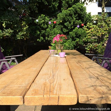 Massiver Holztisch Garten