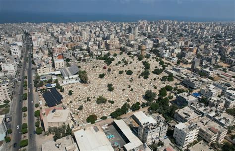 Photos: Gaza struggles to accommodate the living and the dead | Gaza ...