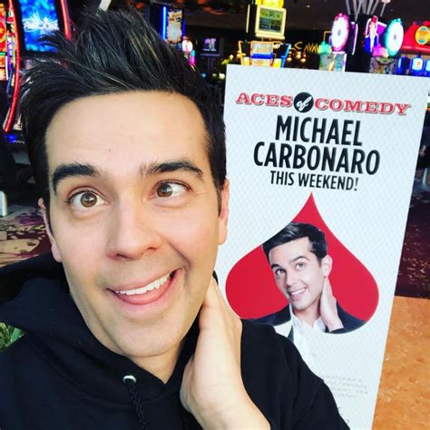 9 Potret Kocak Michael Carbonaro Yang Anti Jaim