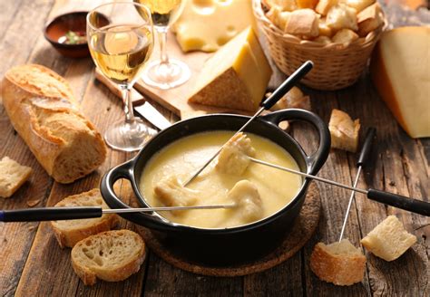 Fondue De Queso La Receta Tradicional Suiza