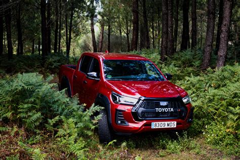 Probamos A Fondo El Toyota Hilux Gr Sport Un Monstruo De Monta A Con