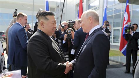 Kim Dzong Un Dzi Kuje Putinowi Demonstracja Szczeg Lnych Osobistych