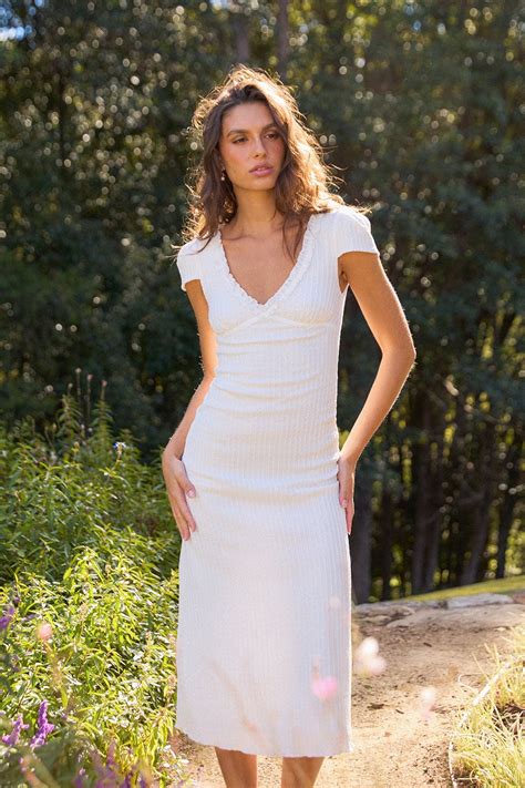 Perfect Stranger Mimsy Short Sleeve Midi Dress White