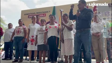 Sheinbaum recibe bastón de mando de la comunidad de Tamanzuchale La