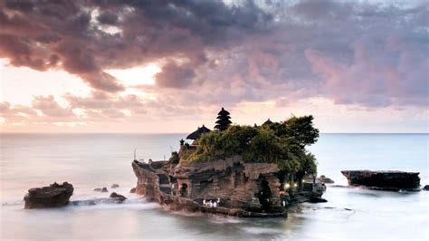 Tanah Lot Temple, Beraban, Bali, Indonesia - Temple Review | Condé Nast Traveler