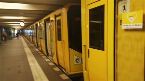 U Bahn Berlin Mitfahrt Von Warschauer Str Bis Uhlandstr Im HK06 Auf Der