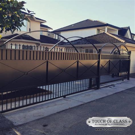 Sliding & Cantilever Driveway Gates | Vancouver Driveway Gates ...