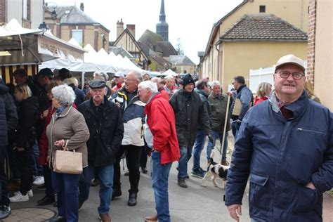 Des Milliers De Visiteurs Pour Les Exposants De La Saint Georges