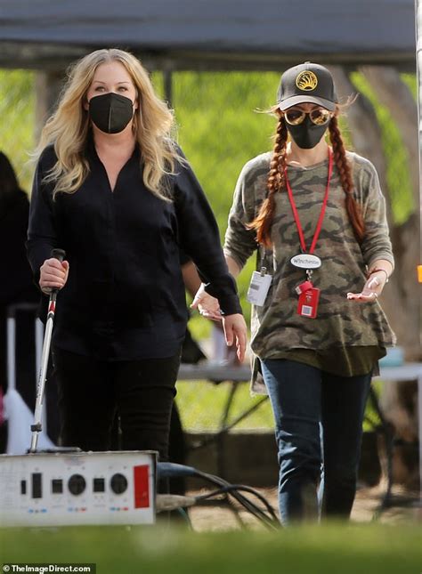 Christina Applegate Walks With A Cane After Revealing Ms Left Her