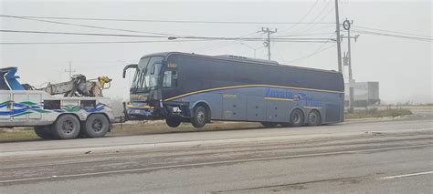 Cami N De Pasajeros Choca Contra Sem Foro