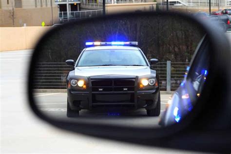 How To Handle Law Enforcement Interactions During A Traffic Stop Usa