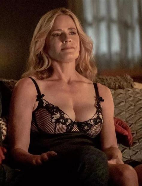 Hot Sexy Elisabeth Shue Bikini Pics