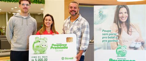 Sicredi entrega prêmio de campanha da poupança a associado de São Paulo