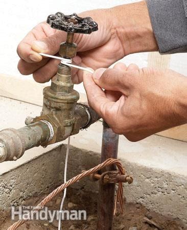 Leaking Main Water-Shutoff Valve Reapairable Without Main Being Shut ...