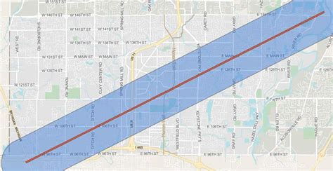 Neighborhoods unite in Carmel clean-up after tornado - Indianapolis ...