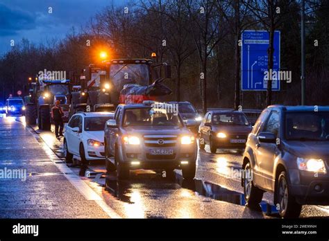 Bauern Proteste Landwirte Blockieren Bundesstra En Rund Um Kassel