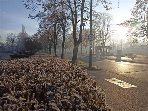 Oslobo Enje Od Majica Kratkih Rukava Do Bundi Evo Kakvo Nas Vrijeme