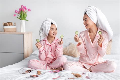 Mum And Daughter Spa 4 Treatments And Mocktails Birmingham Wowcher