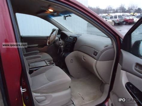 2004 Toyota SIENNA - Car Photo and Specs