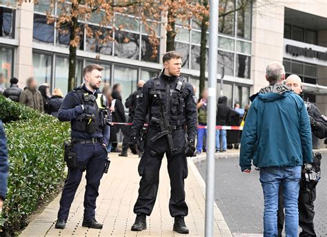 Einsatz an Gymnasium in Wuppertal Schüler laut Polizei in Sicherheit GMX