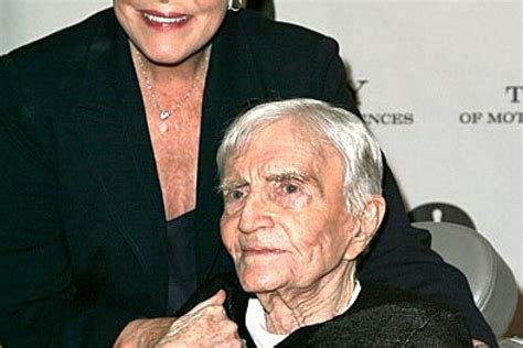 Blake Edwards Dies At 88 Pink Panther Director Was Master Of Slapstick Comedy Los Angeles Times