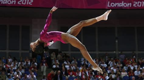 London 2012 Us Gymnast Gabby Douglas Wins Gold In Individual All