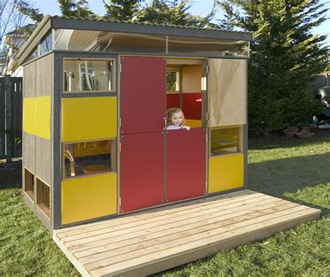 10 FASCINATING MODERN PLAYHOUSES