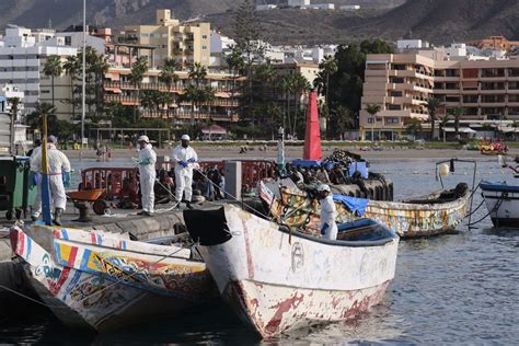 Llegan 570 Migrantes En Cinco Cayucos A El Hierro Y Tenerife Efe Noticias