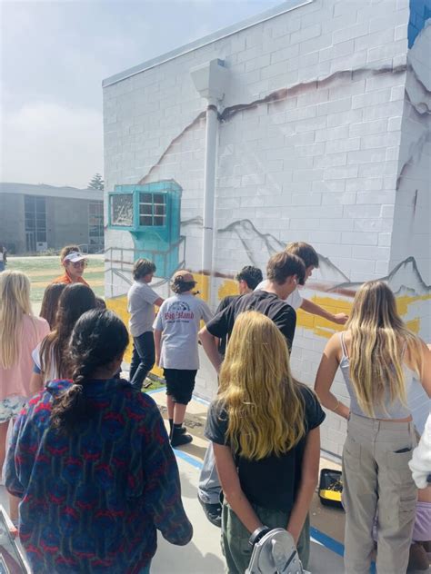 Malibu High School reveals new mural on campus • The Malibu Times