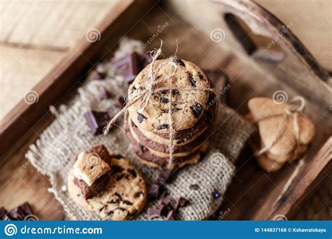 Cookies Do Chocolate Na Tabela R Stica De Madeira Biscoitos Caseiros