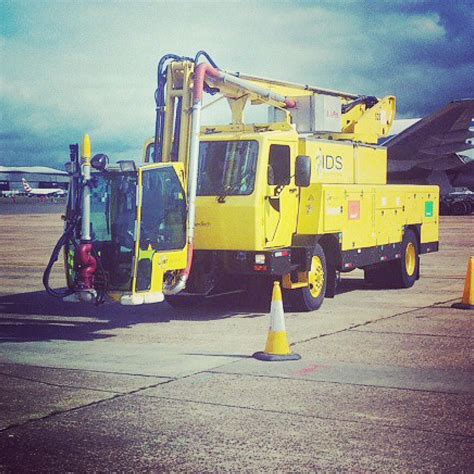 Deicing truck LHR Aviation ids Aviation, Bus, Trucks, Vehicles, Truck ...