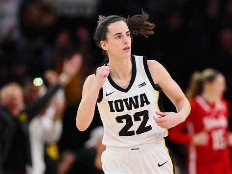 Womens March Madness Final Where To Watch Iowa Vs South Carolina