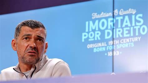 Sérgio Conceição desvaloriza que Benfica tenha investido o dobro do