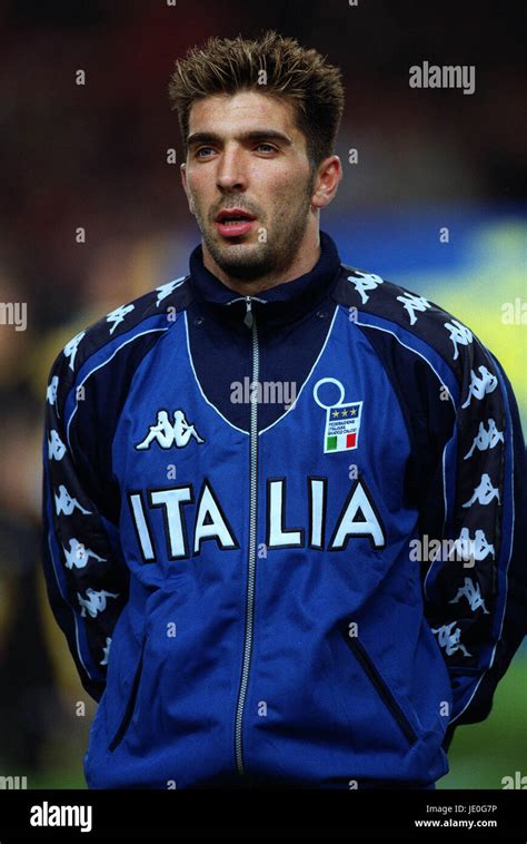 Gianluigi Buffon Italien And Parma 29 März 2000 Stockfotografie Alamy