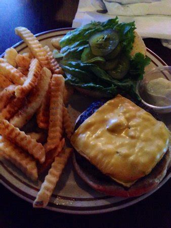 DUNDEE TAVERN, Louisville - Restaurant Reviews, Photos & Phone Number ...