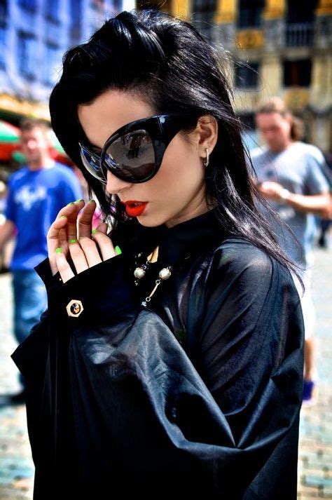 30 Female Celebrities Wearing Aviator Sunglasses ideas | celebrities ...