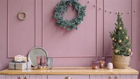 Holiday Wreaths To Match Every Style – Forbes Home