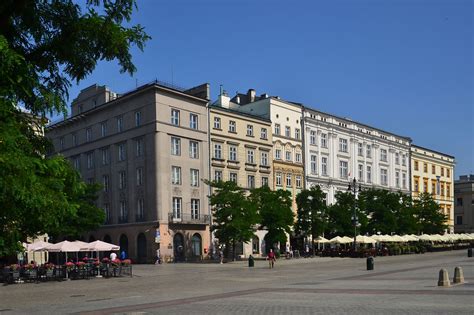 Linia C D pierzeja zachodnia pl Rynek Główny Kraków zdjęcia