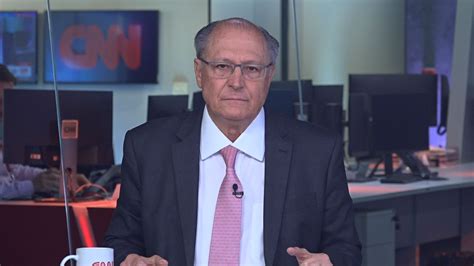 Não é porque é bilionário que não precisa cumprir a lei diz Alckmin