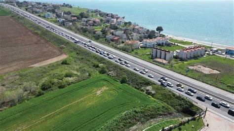 Tekirdağ İstanbul kara yolunda trafik yoğunluğu yaşanıyor