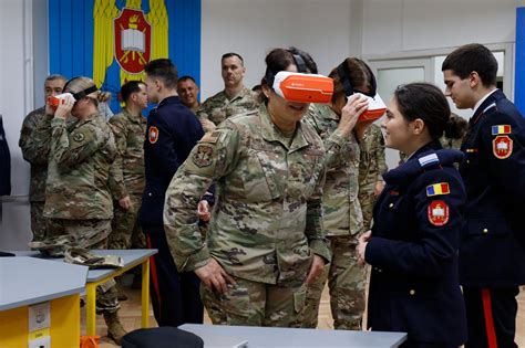 Eful G Rzii Na Ionale A Statului Alabama Prezent La Colegiul Militar