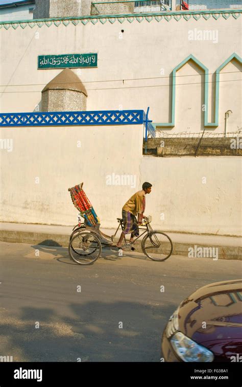 Rickshaw Rider Dhaka Bangladesh Hi Res Stock Photography And Images Alamy