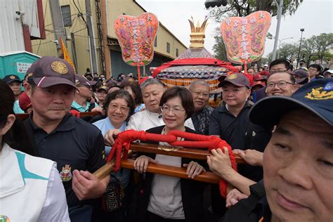 媽祖鑾駕延誤抵達彰化 因遶境人潮特別多