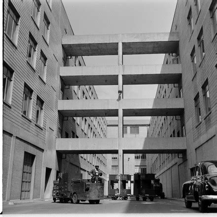 12 Exterior of the pentagon building Stock Pictures, Editorial Images ...