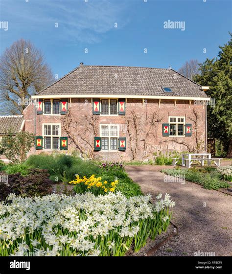 The garden of Keukenhof castle Stock Photo - Alamy