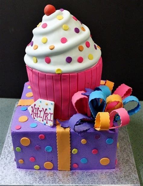 Pin By Ucello Fortunato On Cake Ideas Giant Cupcake Cakes Cake