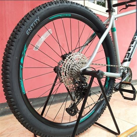 15 Sepeda Polygon Xtrada 5 Limited Edition