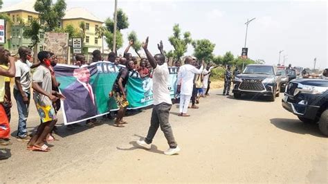 Anambra Youths Ambush Sen Kalu With Orji Kalu For Presidency 2023